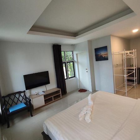 Baan Ampai Beach Hotel Hua Thanon  Екстер'єр фото